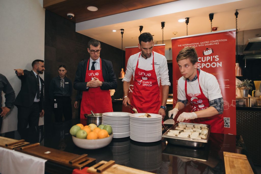 ant 0998 min uid 690621053ec3c